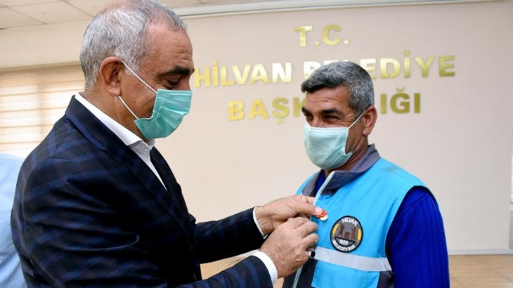 Bayık, başarılı işçileri altınla ödüllendirdi