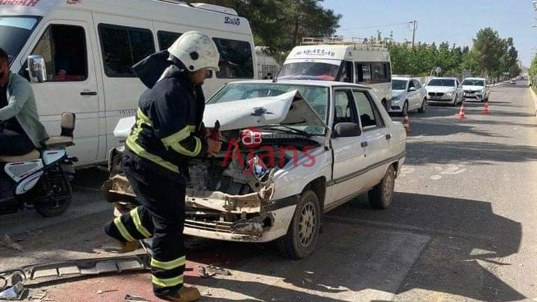 Urfa'da feci kaza: Yaralılar araç içinde sıkıştı