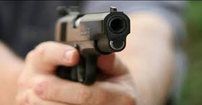 Eyyübiye'de silah sesleri: Araç tarandı