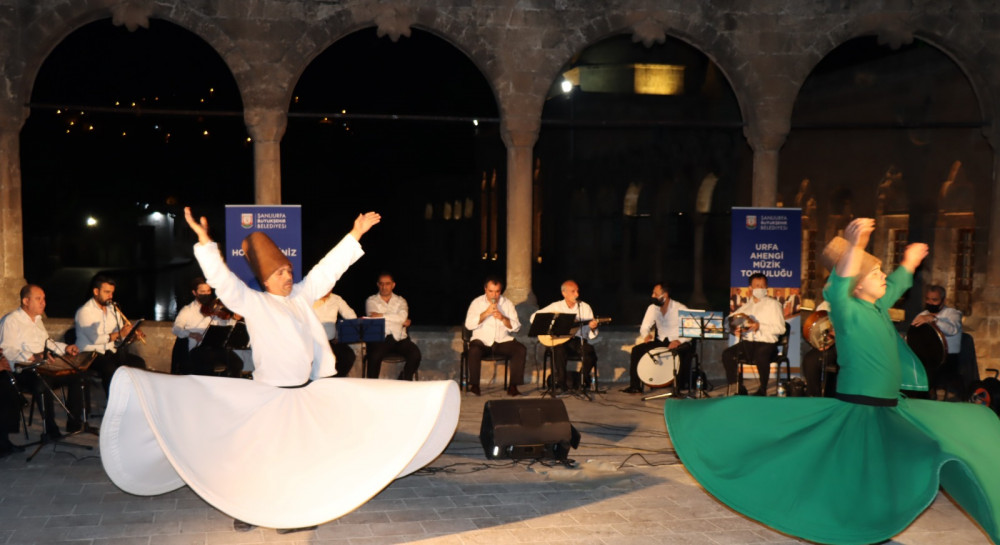 Balıklıgöl platosunda ilahi dinletisi