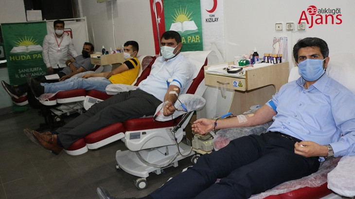 HÜDA PAR gençliğinden kan bağışı