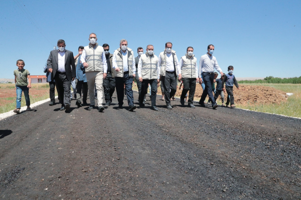 Beyazgül ile Kuş asfalt çalışmalarını inceledi