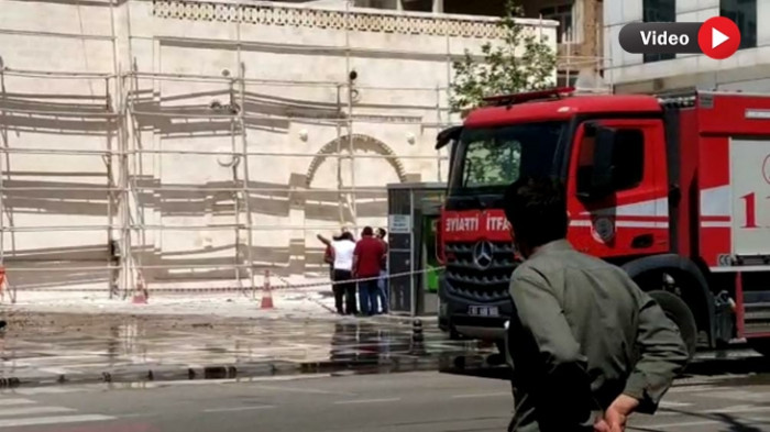 Yıkımı devam eden belediye binasında gerginlik!