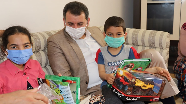 Baydilli engelli kardeşleri ziyaret etti