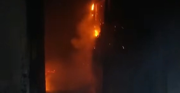 Bir yangın da Eyyübiye’de! Alevler içinde kaldı