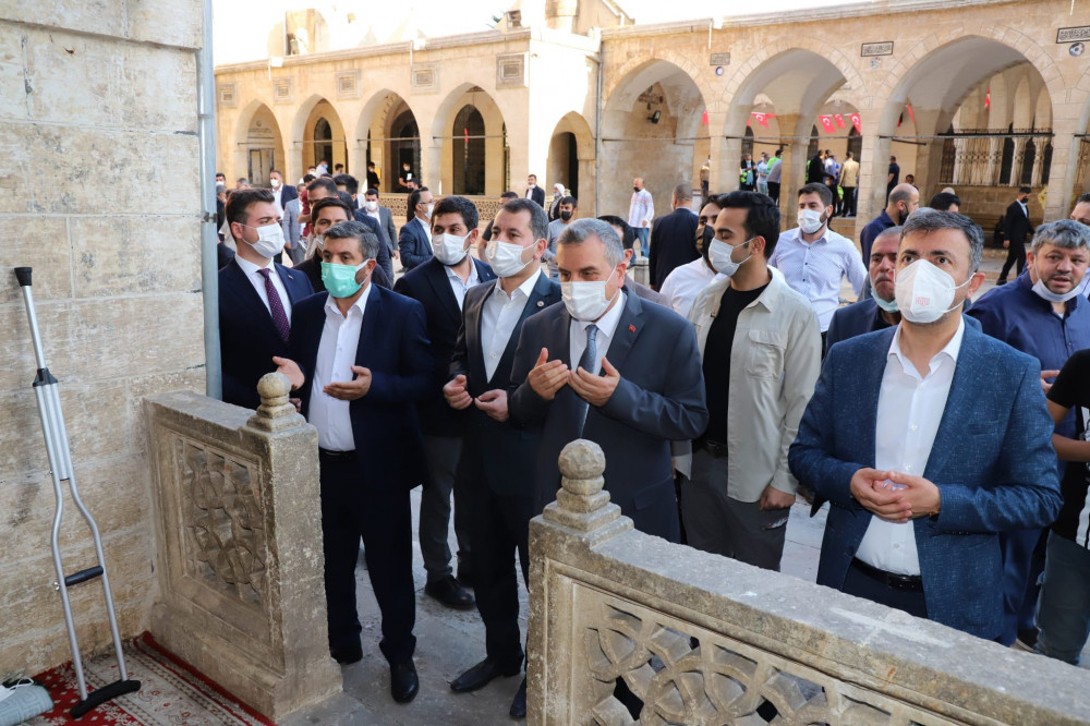 Urfalılar bayram namazında buluştu