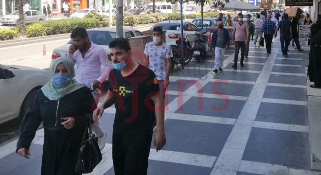 Tam kapanma bitti Şanlıurfa'da yoğunluk başladı