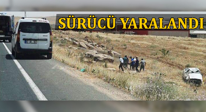 Suruç yolunda otomobil şarampole yuvarlandı