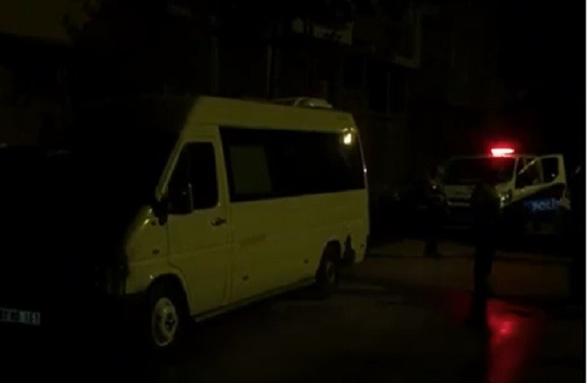 Siverek’te minibüs ateşe verildi!