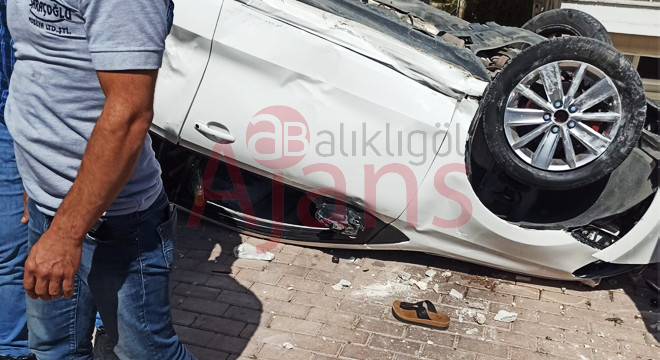 Karaköprü'de akılalmaz kaza: Kaldırımda yürürken aracın altında kaldı