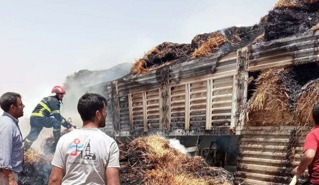 Şanlıurfa’da sap taşıyan TIR alev aldı!