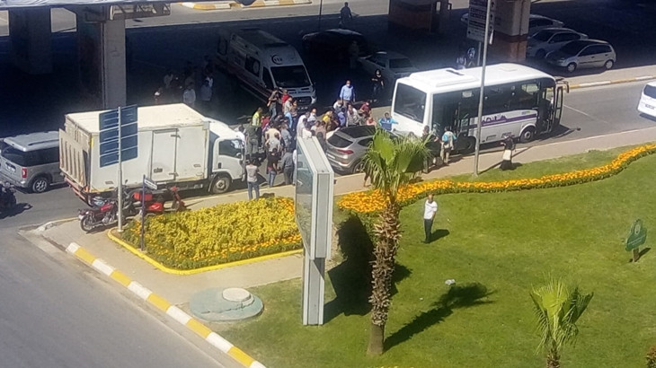 Kriz geçiren sürücü kaza yaptı: Yaralılar var