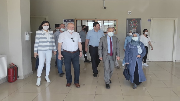 Rektör Çelik, ilçelerde incelemede bulundu