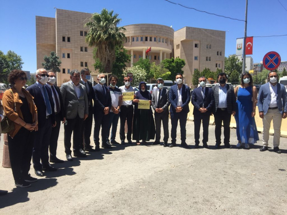 Şenyaşar ailesine 8 barodan destek