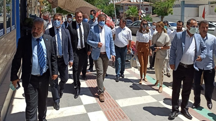 DEVA Partisi heyeti  Urfa'da çiftçi ve esnafı dinledi