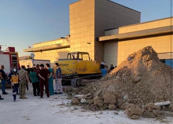 Şanlıurfa’da göçük: 2 işçi mahsur kaldı!