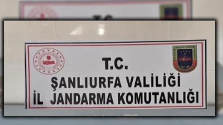 Jandarmadan operasyon: Suriyelinin çantasından bakın ne çıktı