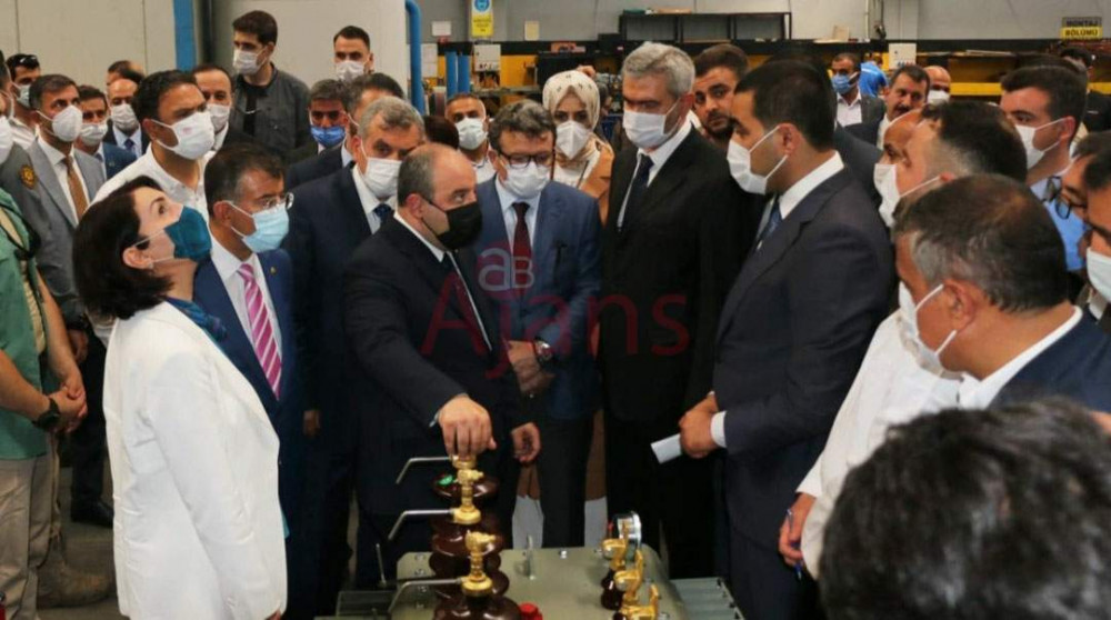 Bakan Varank, OSB'de incelemelerde bulundu