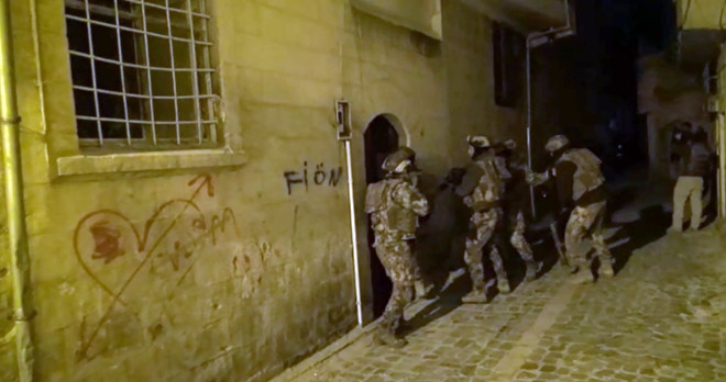 Şanlıurfa'daki DEAŞ operasyonunda gözaltılar var
