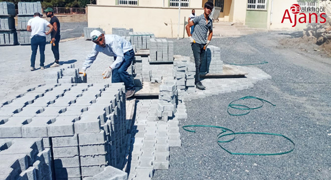 Viranşehir’de cami ve taziye evlerinin çevresi düzenleniyor