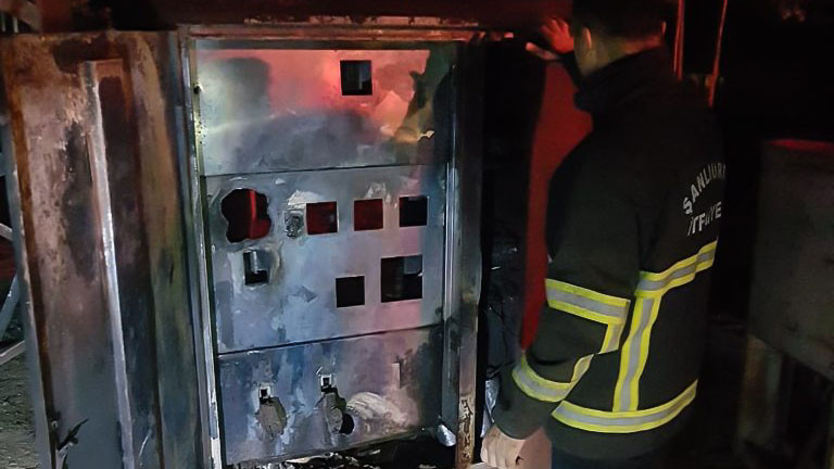 Urfa'da patlama! Mahalle elektriksiz kaldı