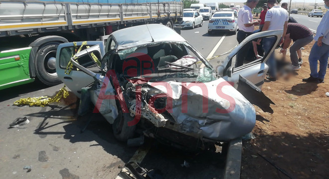 Havaalanı yolunda feci kaza: Ölü ve yaralılar var