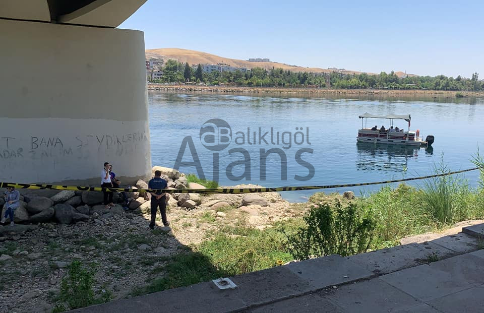 Birecik'te kimliği belirsiz ceset bulundu