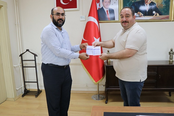 Ekinci’den Diyanet Vakfı’na kurban bağışı