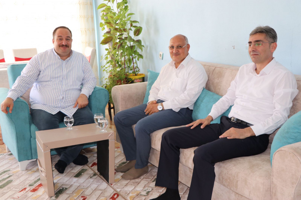 Salih Ekinci şehit ve gazi yakınlarını ziyaret etti