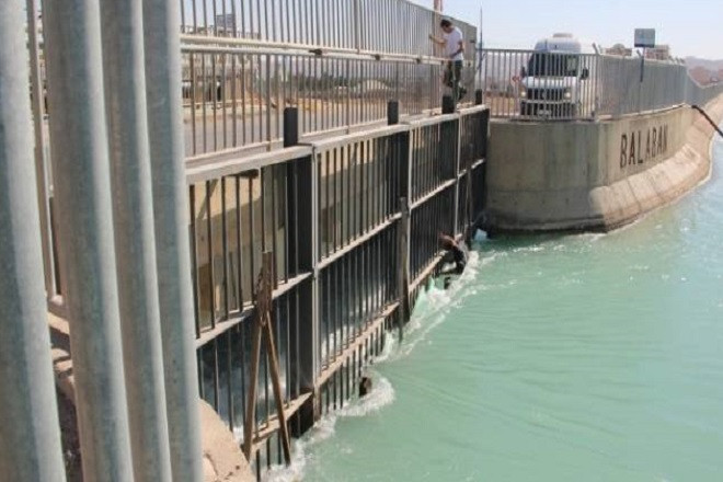 Şanlıurfa’da bir kişi sulama kanalına düştü!