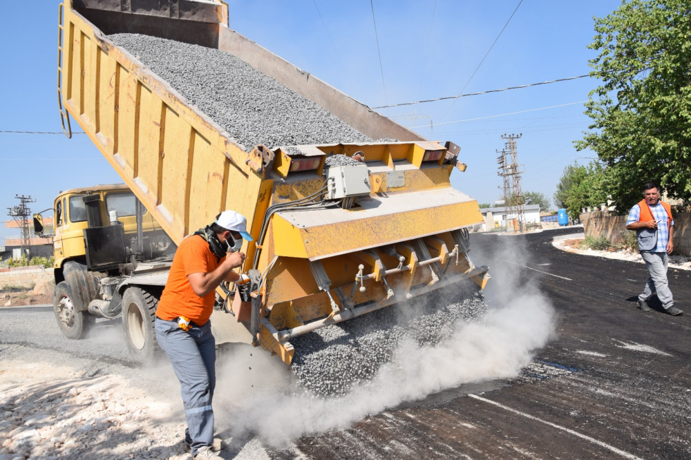 Viranşehir’de bir mahalle daha asfalt ile buluştu