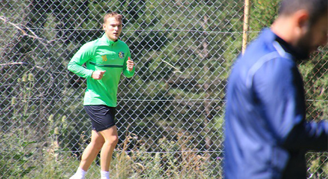 Fenerbahçe altyapısından alınan genç yetenek çalışmalara başladı