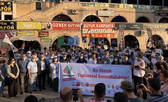 Şanlıurfa’da STK ve partiler ‘aşı’ için yürüdü