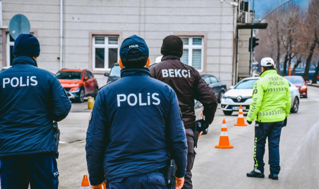 53 bin 572 personelin katıldığı denetimde 588 aranan şahıs yakalandı