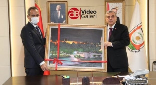 Bakan Özer'den Büyükşehir'e eğitime destek teşekkürü