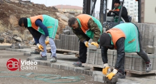 Doğukent’te yeni yollar kilitli parkeyle döşeniyor 