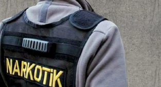 Durdurulan araçta uyuşturucu ve silah ele geçirildi