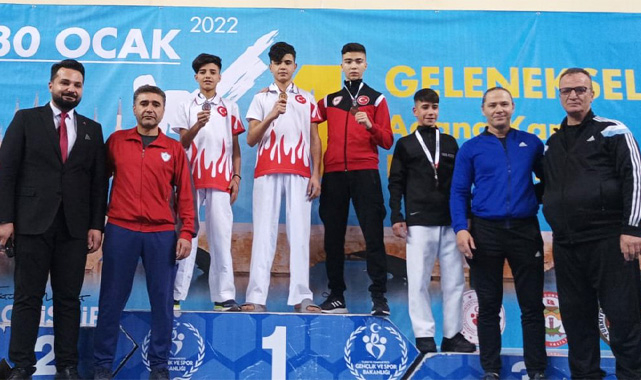 Eyyübiye Belediyesinin genç sporcuları madalyalarla döndü