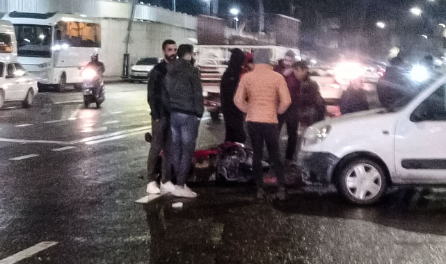 Hafif ticari araç ile motosiklet çarpıştı! 1 yaralı