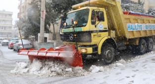 Haliliye'de karla mücadele çalışmaları devam ediyor