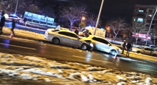 Haliliye'de kayan araçlar kaza yaptı