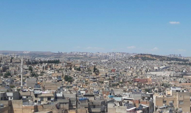 Hırsızlar, kapı pencere ne varsa çalıyor