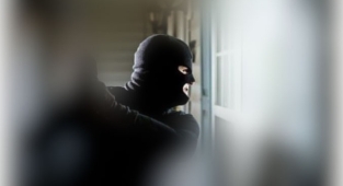 Karaköprü'de bir mahallenin başı hırsızlarla dertte