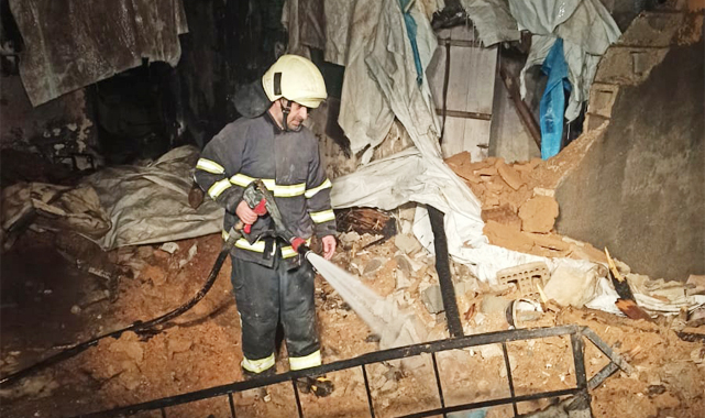 Şanlıurfa'da yanan ev çöktü: 1 ağır yaralı