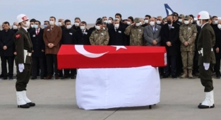 Sınırda şehit olan 3 askerin naaşı memleketlerine gönderildi