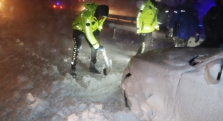 Siverek'e giden yollar trafiğe kapatıldı