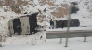 Urfa'da işçi servisi takla attı