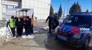 Urfa'da mahsur kalan diyaliz hastasının imdadına jandarma yetişti