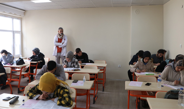 Viranşehir Belediyesi gençleri geleceğe hazırlıyor