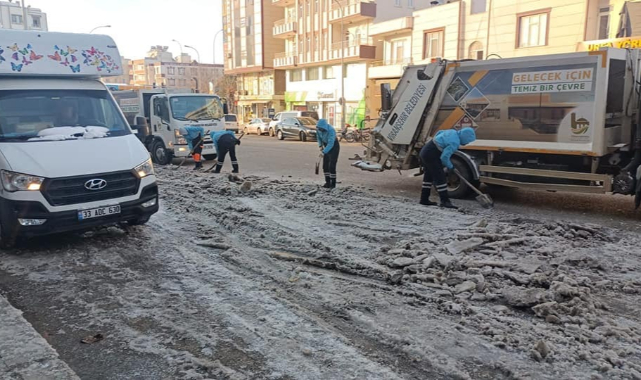 Viranşehir Belediyesi karla mücadelesini sürdürüyor